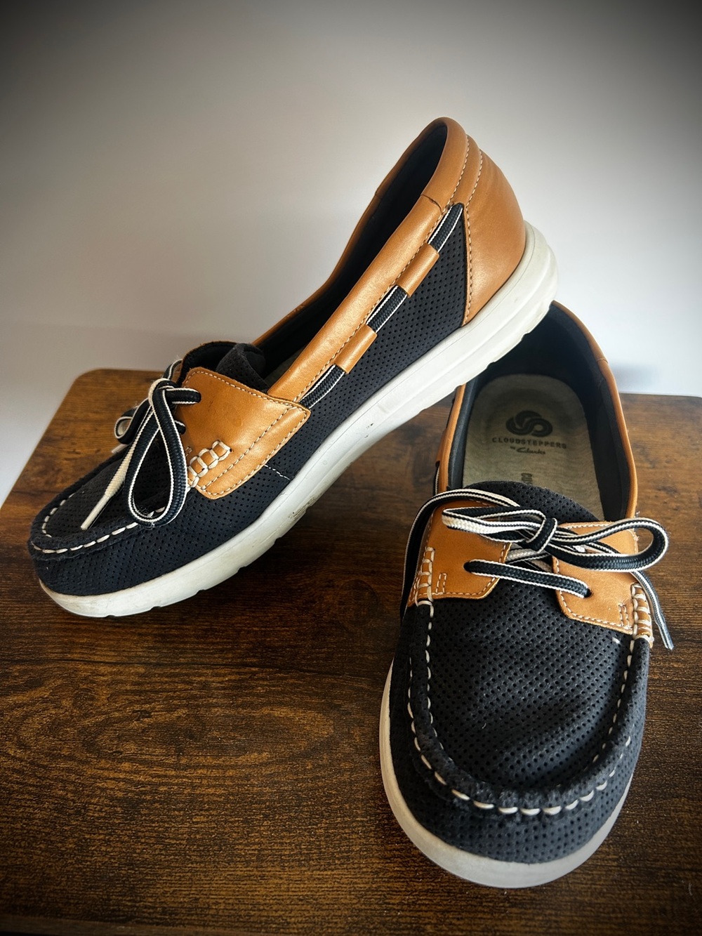 Clarks Cloudsteppers Women's Black and Tan boat shoes sz 7